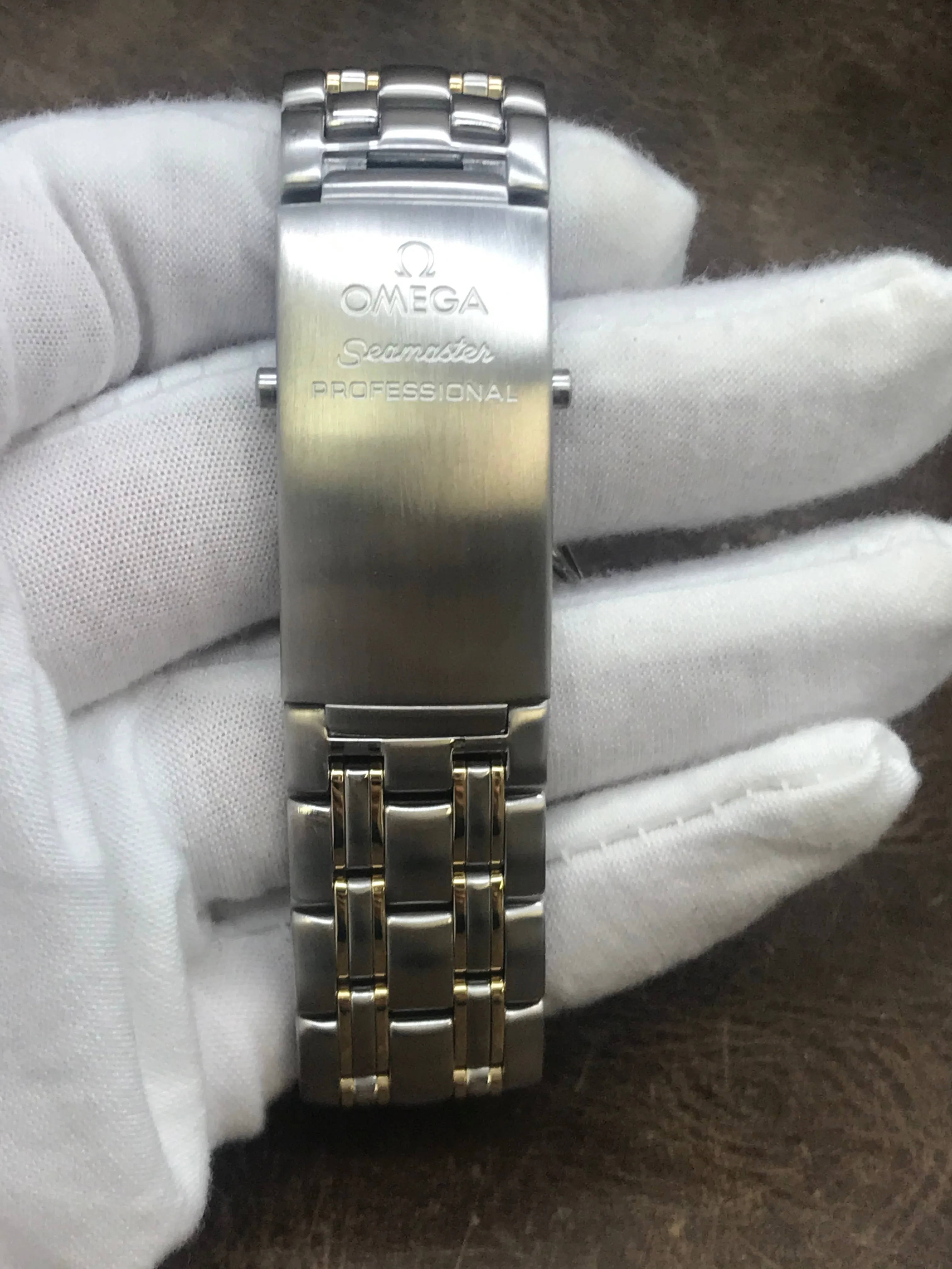 Omega Seamaster 300m 2342.20.00 Silver Dial Quartz Watch