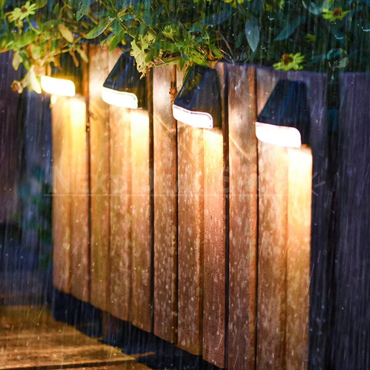 Solar Powered Fence Lamp