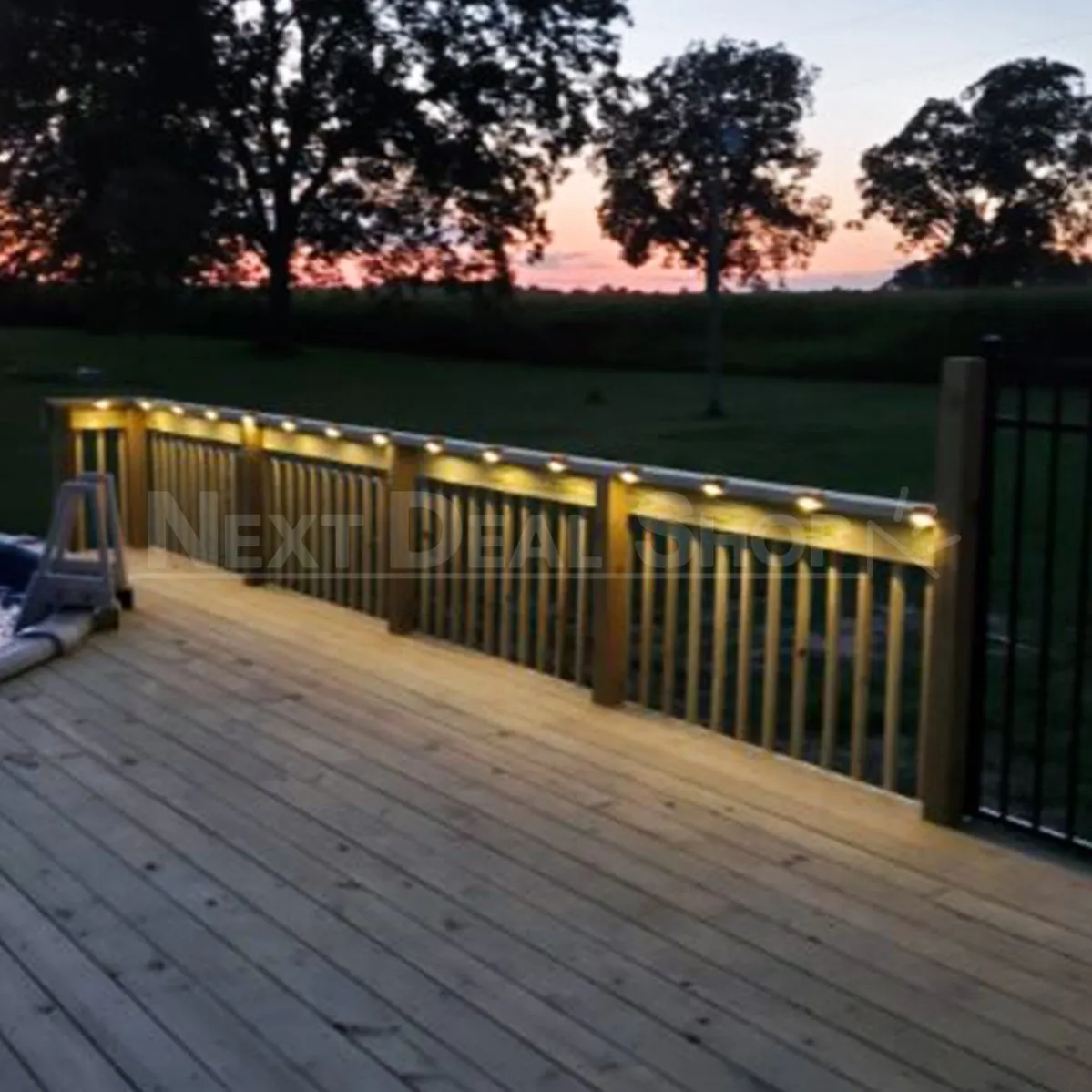 Solar Powered Fence Lamp