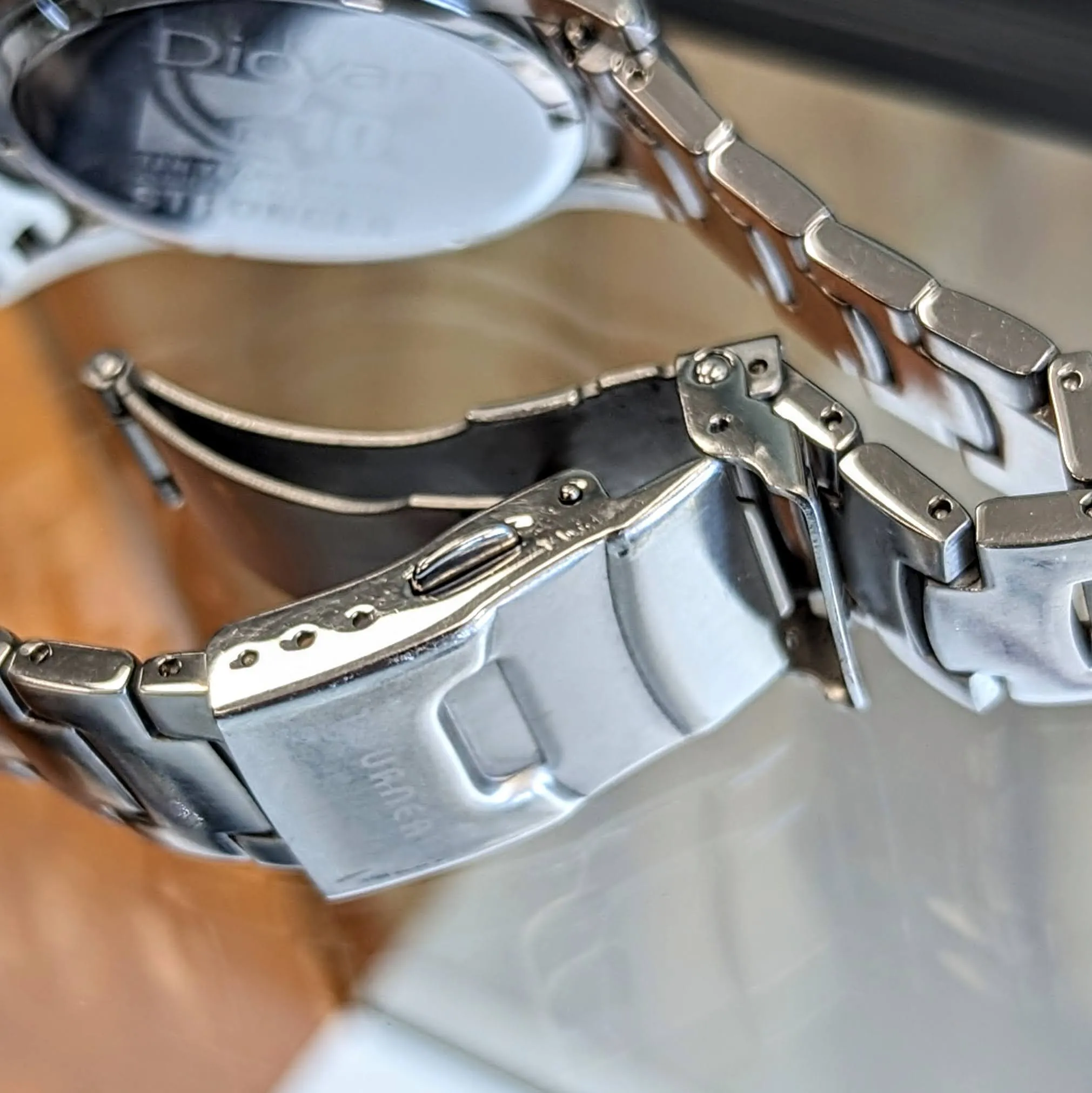 TOURNEAU Swiss Quartz Watch Date Indicator 37mm Wristwatch - All Stainless Steel