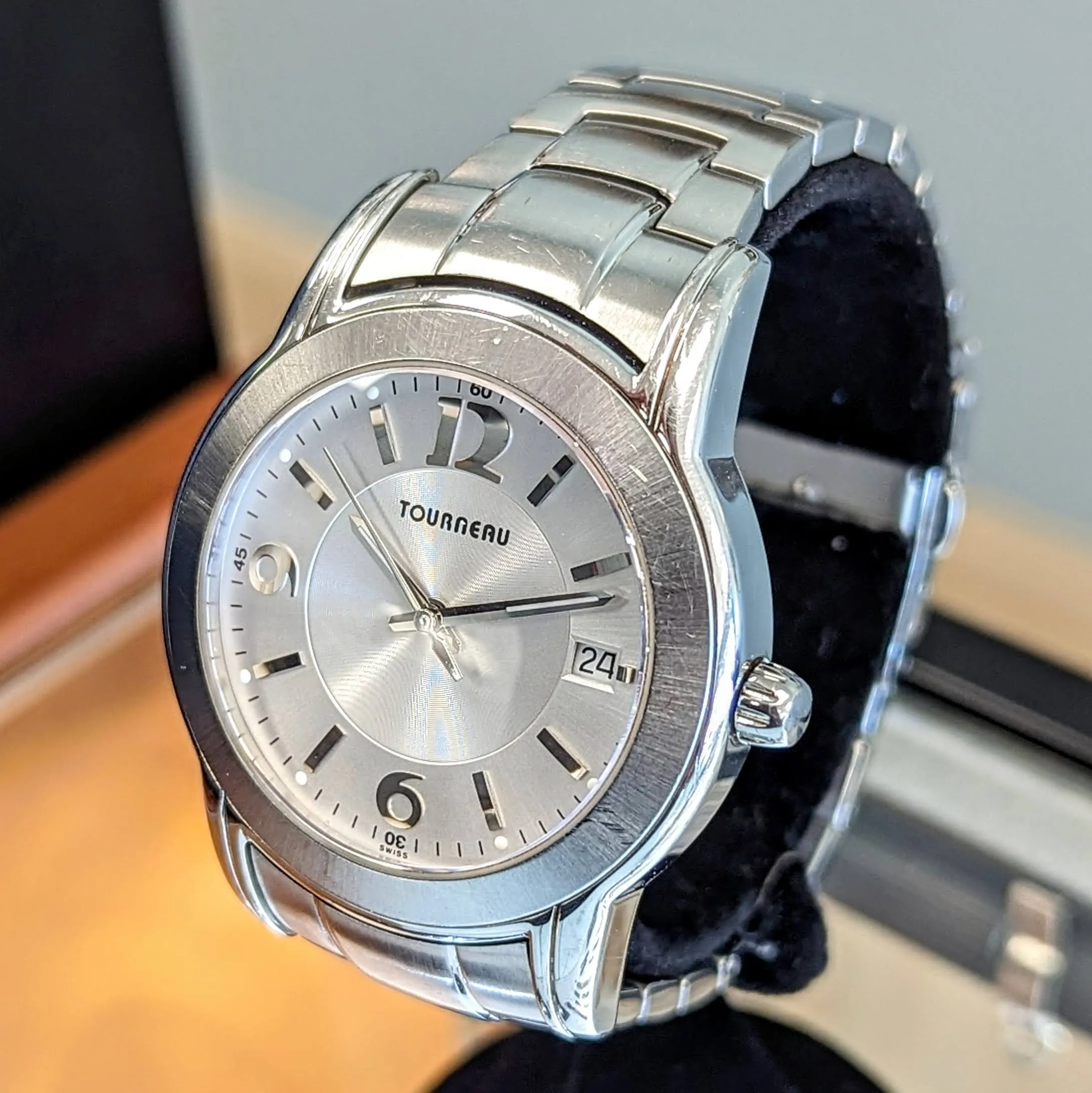 TOURNEAU Swiss Quartz Watch Date Indicator 37mm Wristwatch - All Stainless Steel