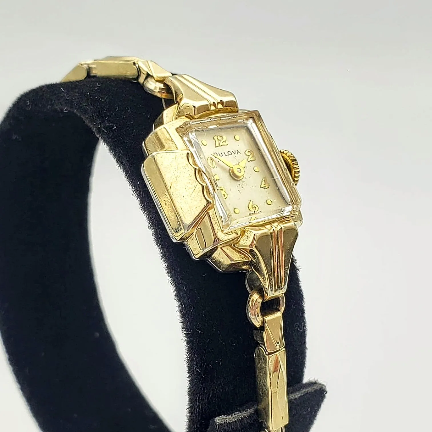 Vintage BULOVA Miss Universe Ladies Wristwatch Swiss Caliber 6BL 17 Jewels Watch