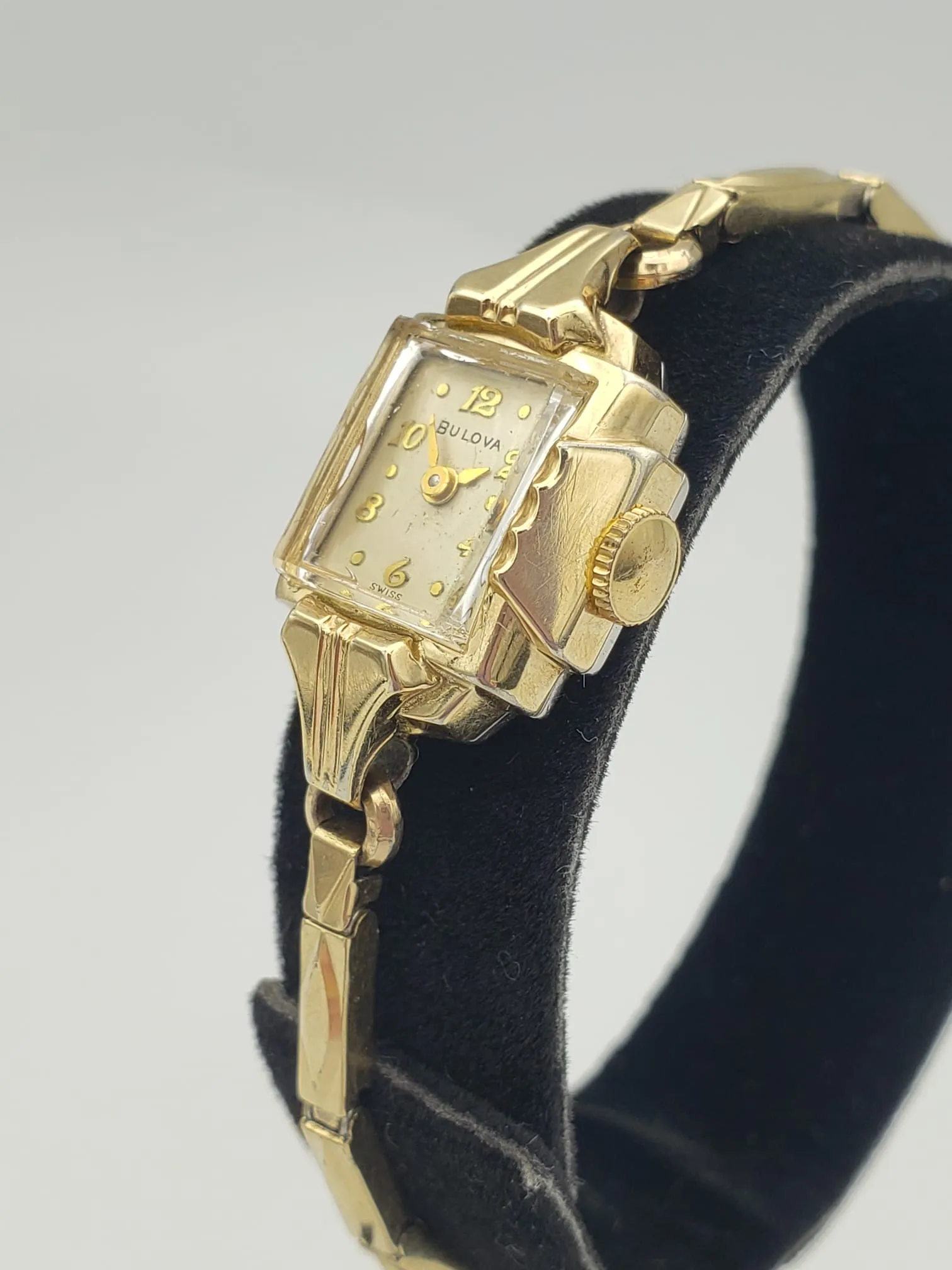 Vintage BULOVA Miss Universe Ladies Wristwatch Swiss Caliber 6BL 17 Jewels Watch