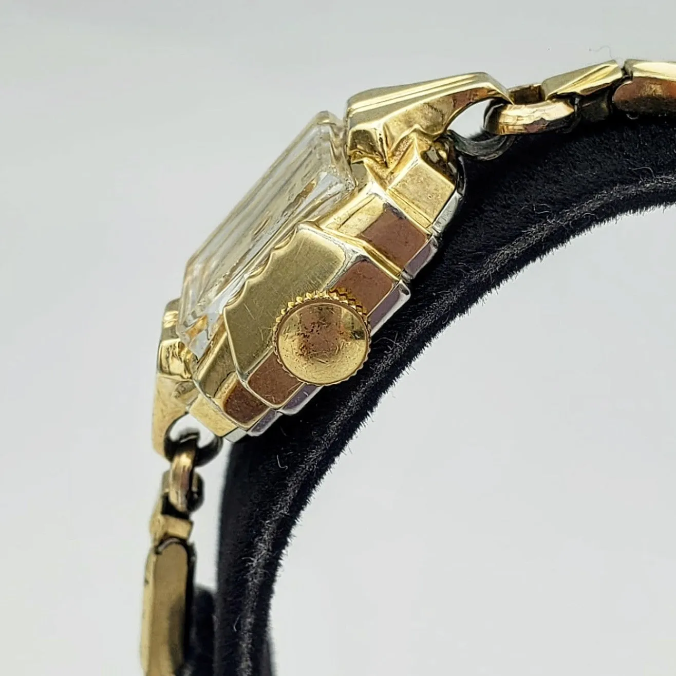 Vintage BULOVA Miss Universe Ladies Wristwatch Swiss Caliber 6BL 17 Jewels Watch