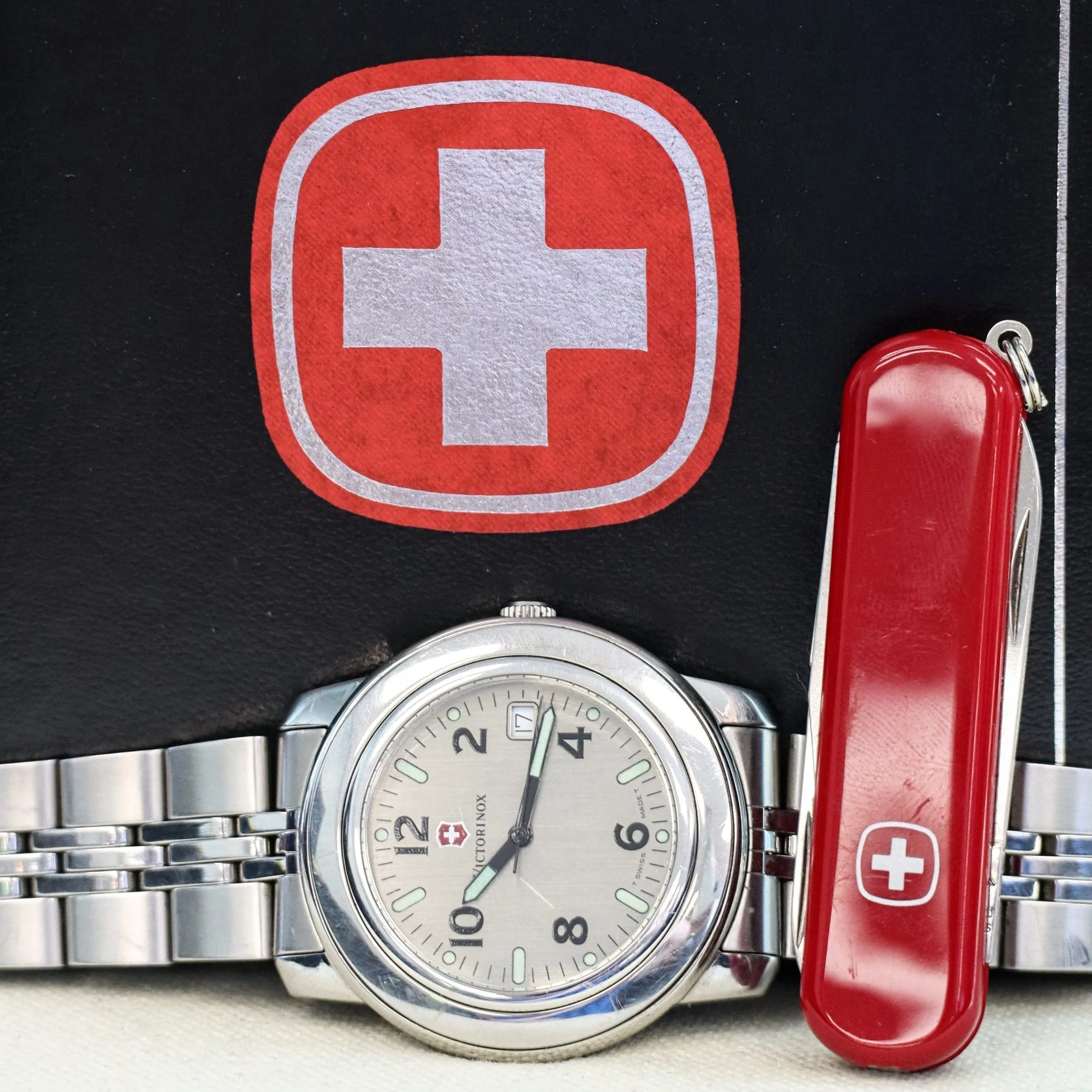 Vintage Victorinox Date 30mm Wristwatch Kit: Watch & Knife - Box & Papers