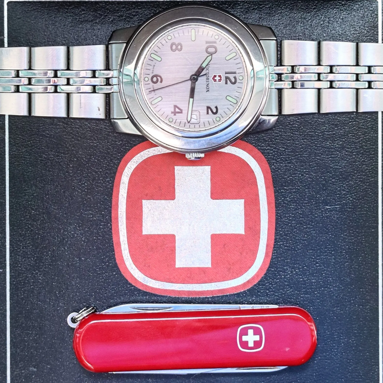 Vintage Victorinox Date 30mm Wristwatch Kit: Watch & Knife - Box & Papers