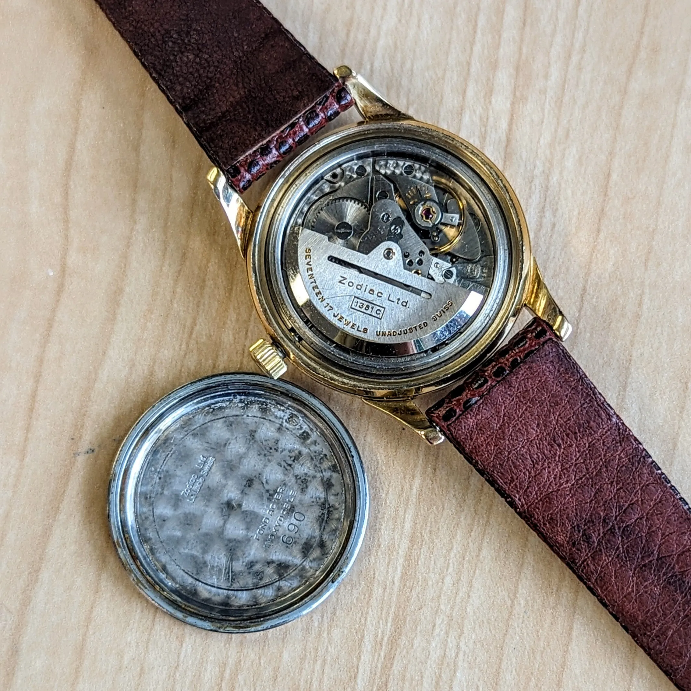 Vintage ZODIAC Dategraphic Wristwatch Automatic Date Indicator Watch 34mm