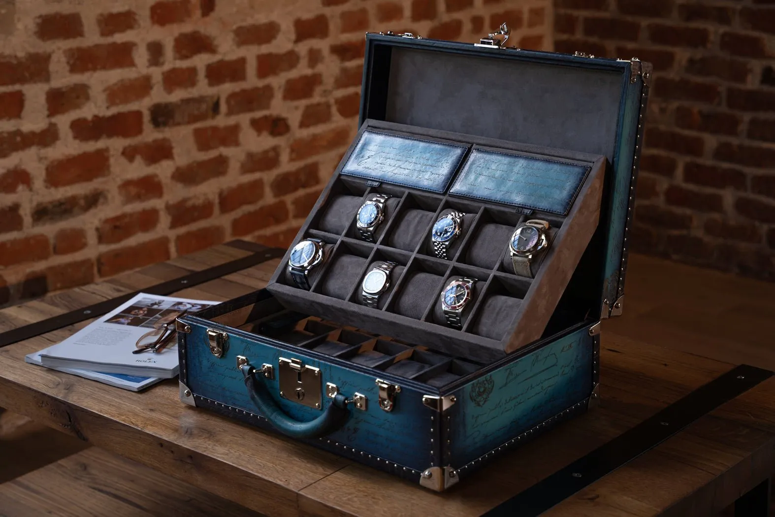 Watch Trunk - Parchment Patina Sky Blue