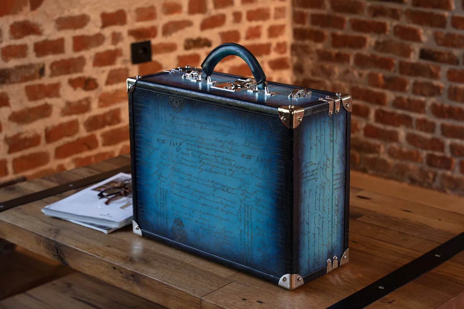 Watch Trunk - Parchment Patina Sky Blue