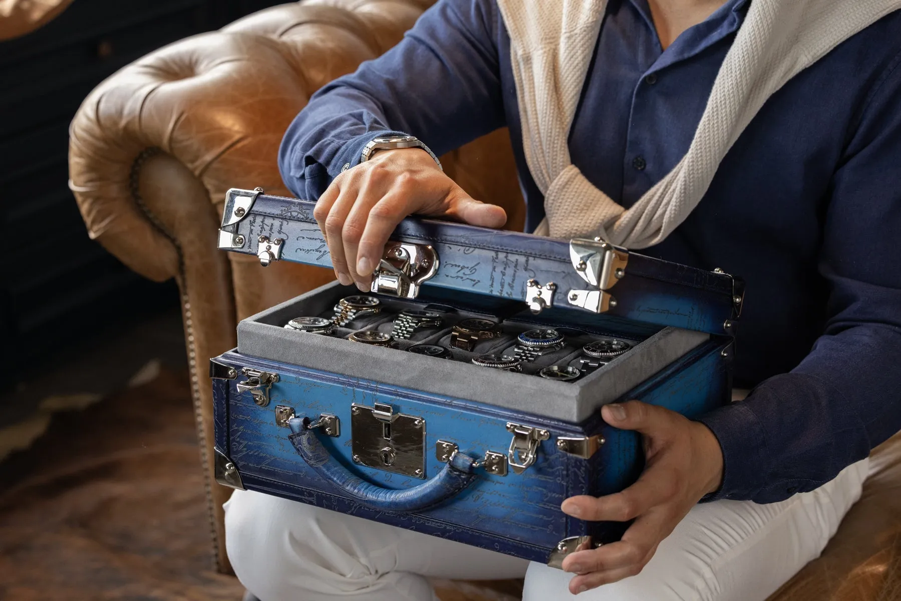 Watch Trunk - Parchment Patina Sky Blue