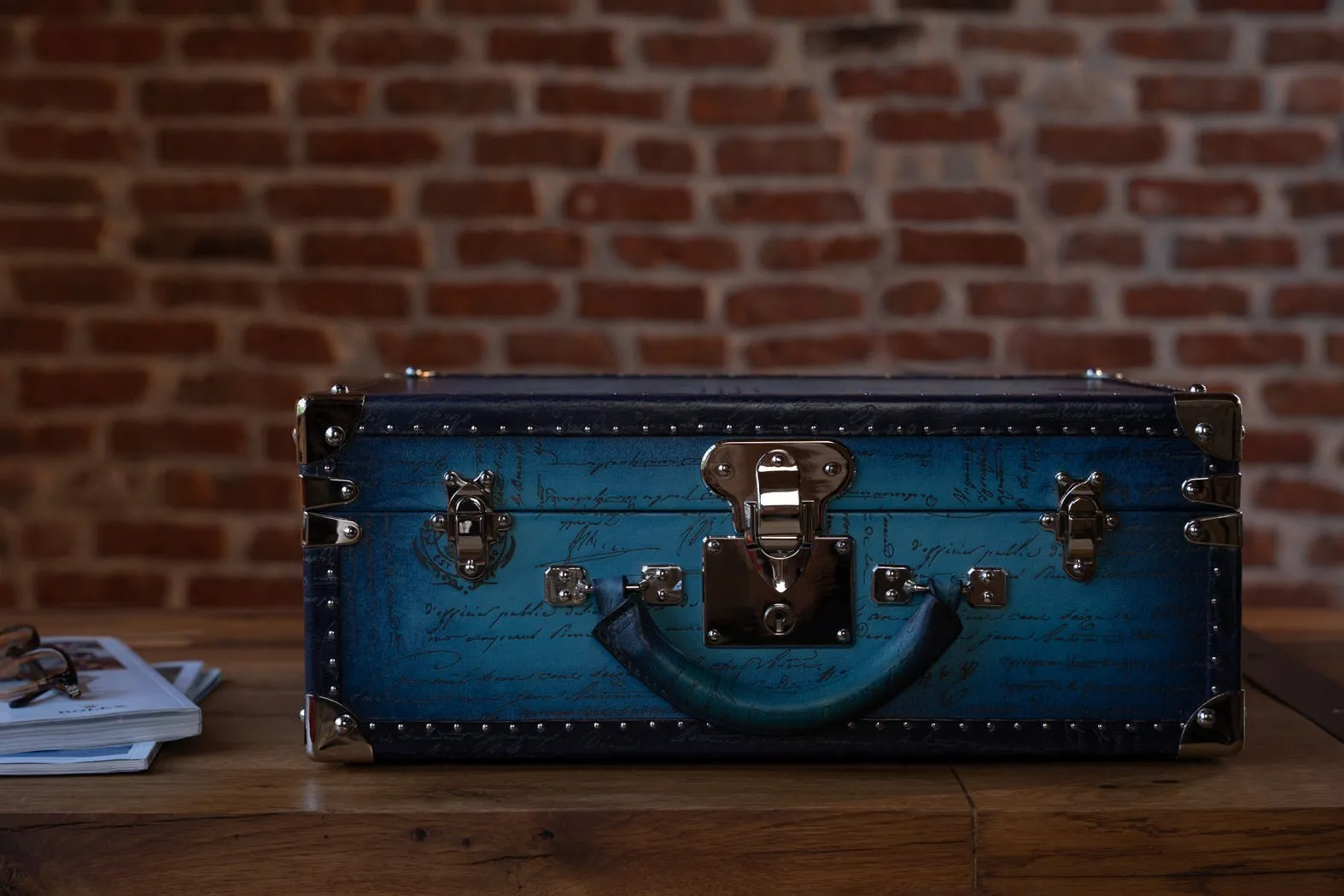Watch Trunk - Parchment Patina Sky Blue