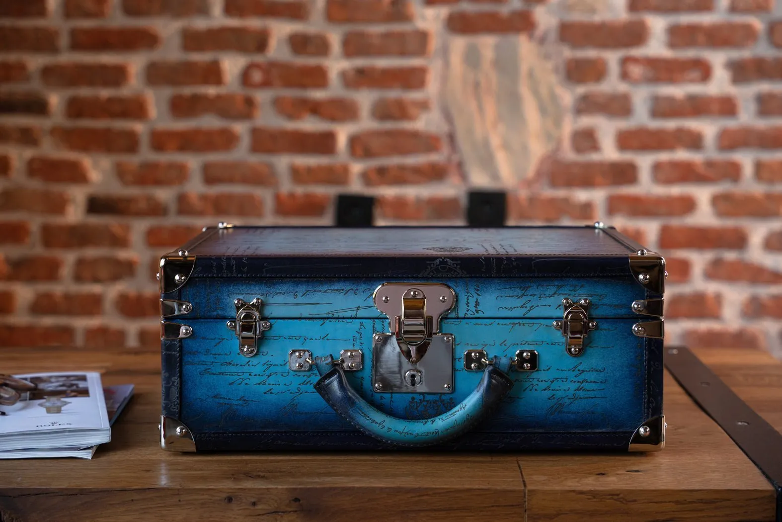 Watch Trunk - Parchment Patina Sky Blue