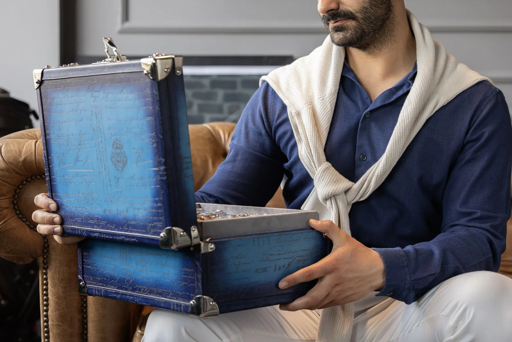Watch Trunk - Parchment Patina Sky Blue