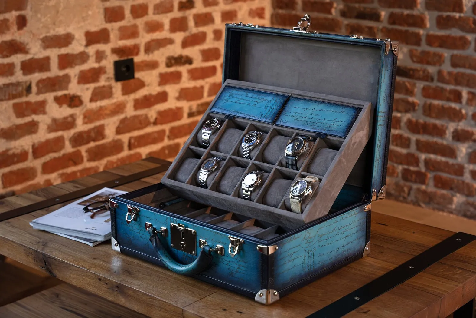 Watch Trunk - Parchment Patina Sky Blue