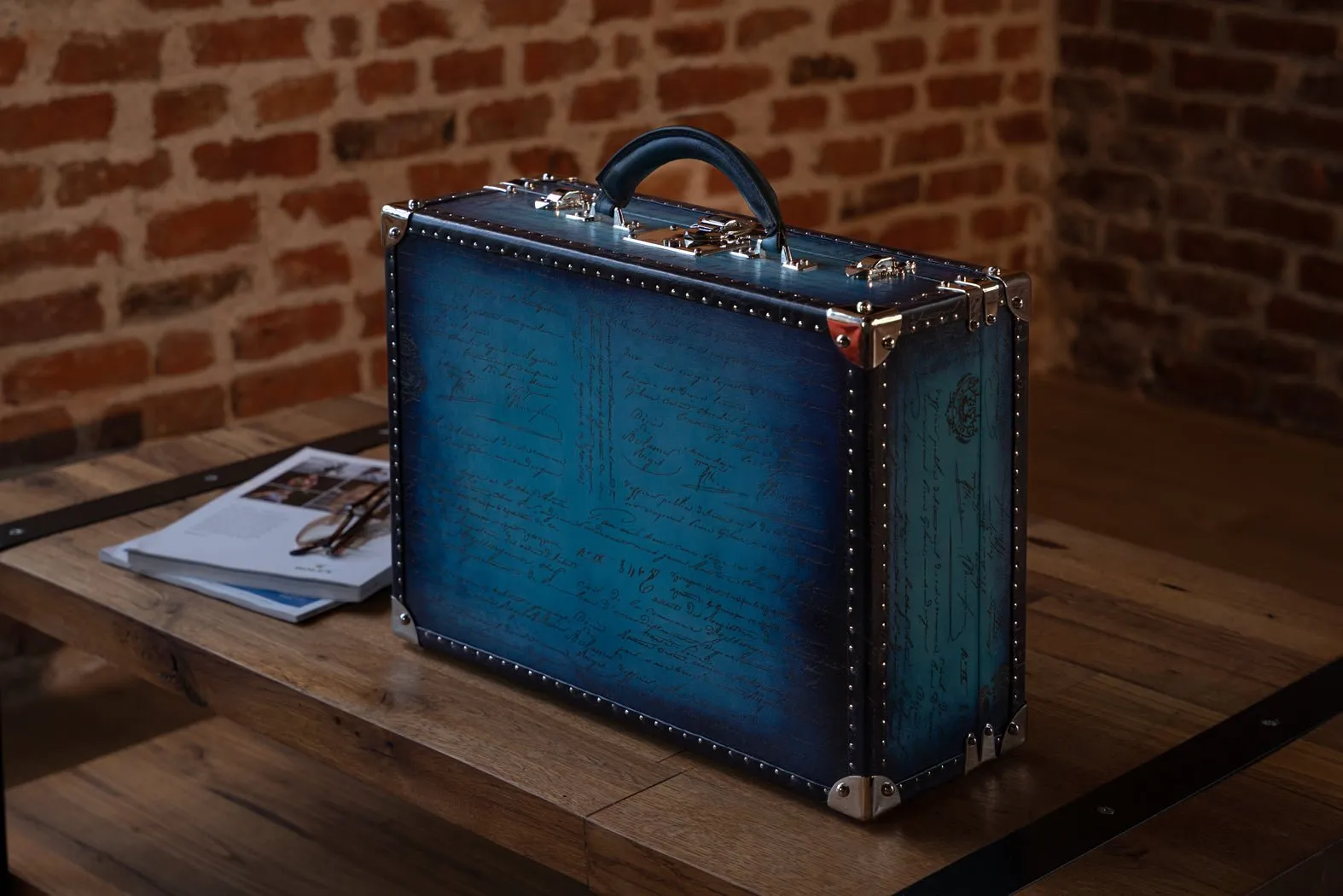Watch Trunk - Parchment Patina Sky Blue