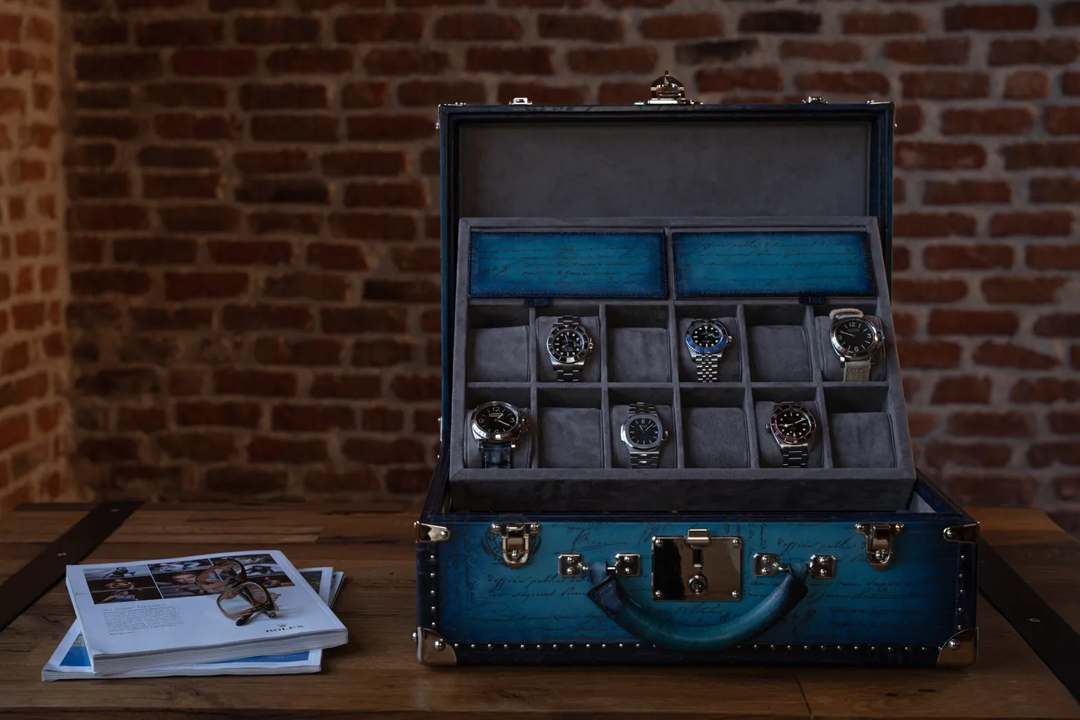 Watch Trunk - Parchment Patina Sky Blue