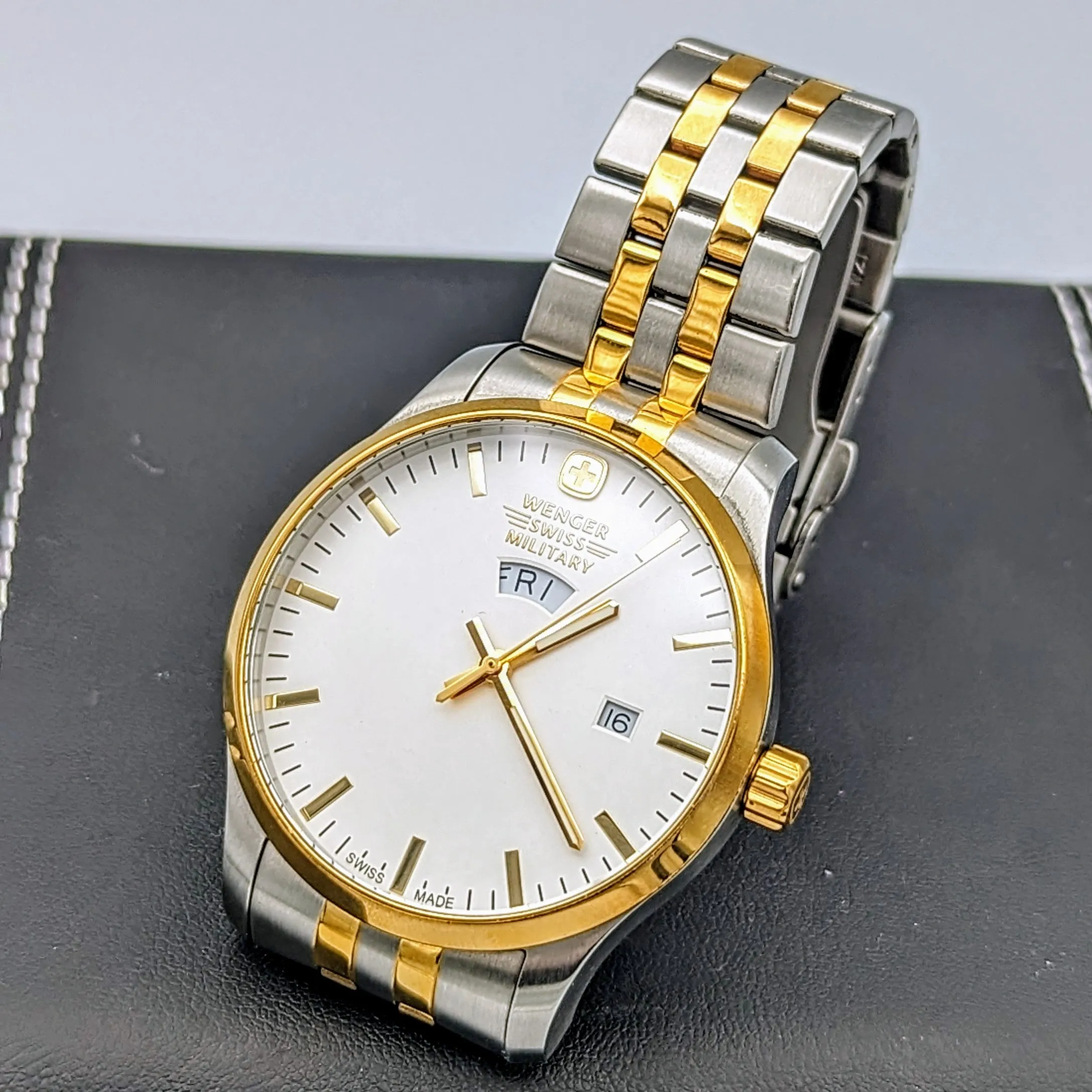 WENGER SWISS MILITARY Terragraph Watch Ref. 01.9041.214 Wristwatch